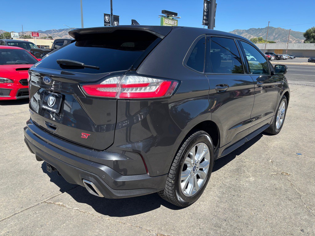 2020 Ford Edge Image 8