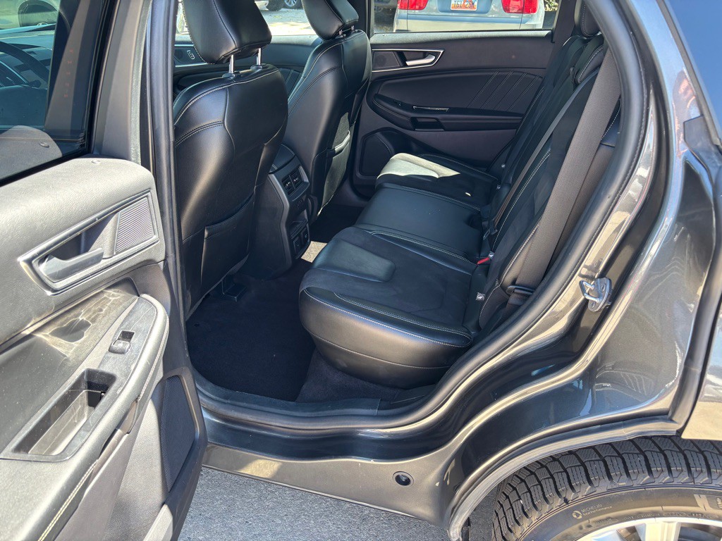 2020 Ford Edge Image 12