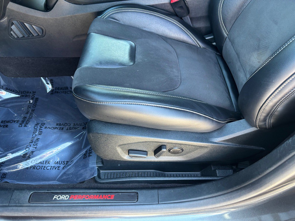 2020 Ford Edge Image 15