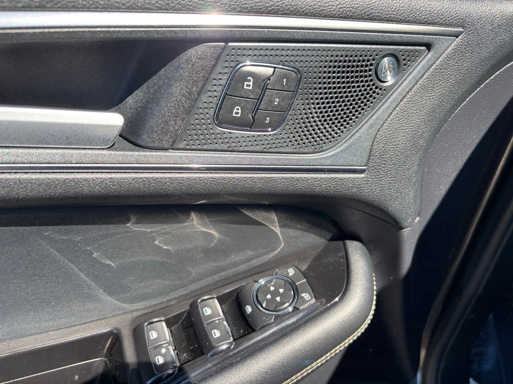 2020 Ford Edge Image 16