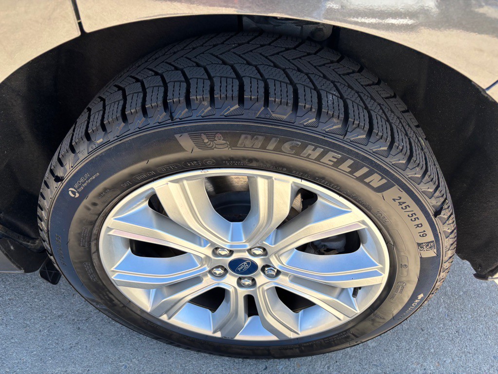 2020 Ford Edge Image 24