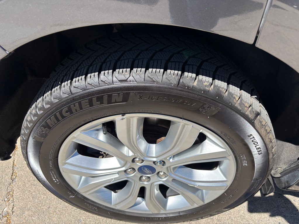 2020 Ford Edge Image 27