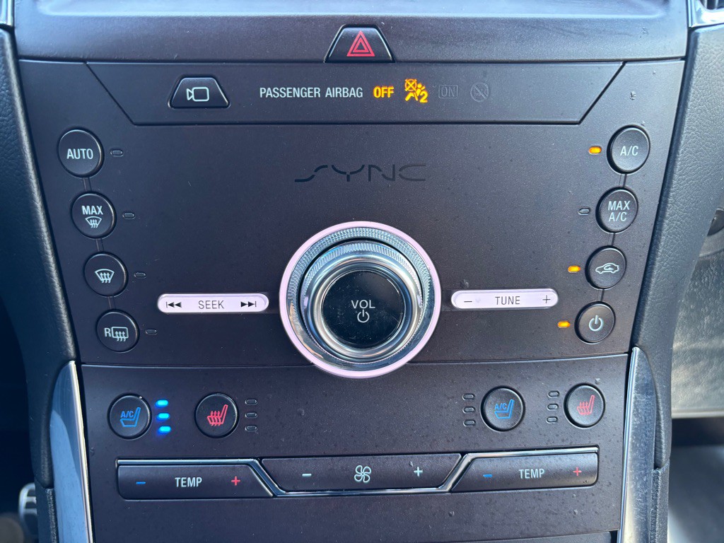 2020 Ford Edge Image 32