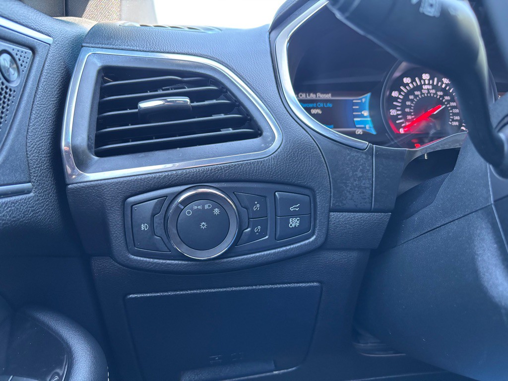 2020 Ford Edge Image 38