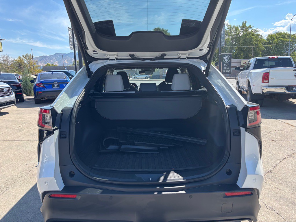2023 Subaru Solterra Image 16