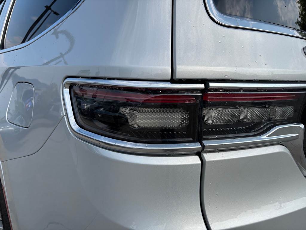 2022 Jeep Grand Cherokee Image 12