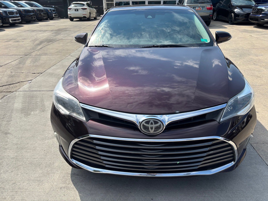 2017 Toyota Avalon Image 2