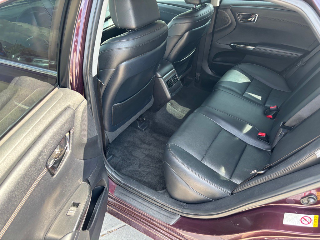 2017 Toyota Avalon Image 12