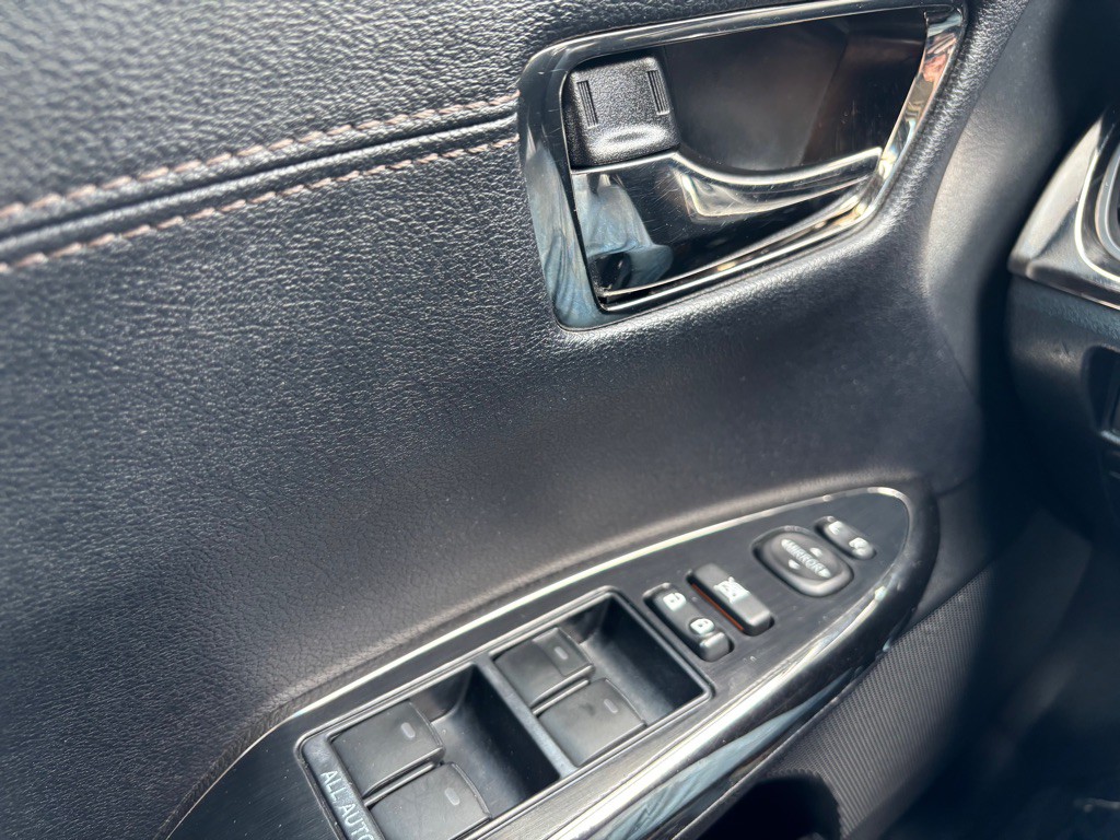 2017 Toyota Avalon Image 19