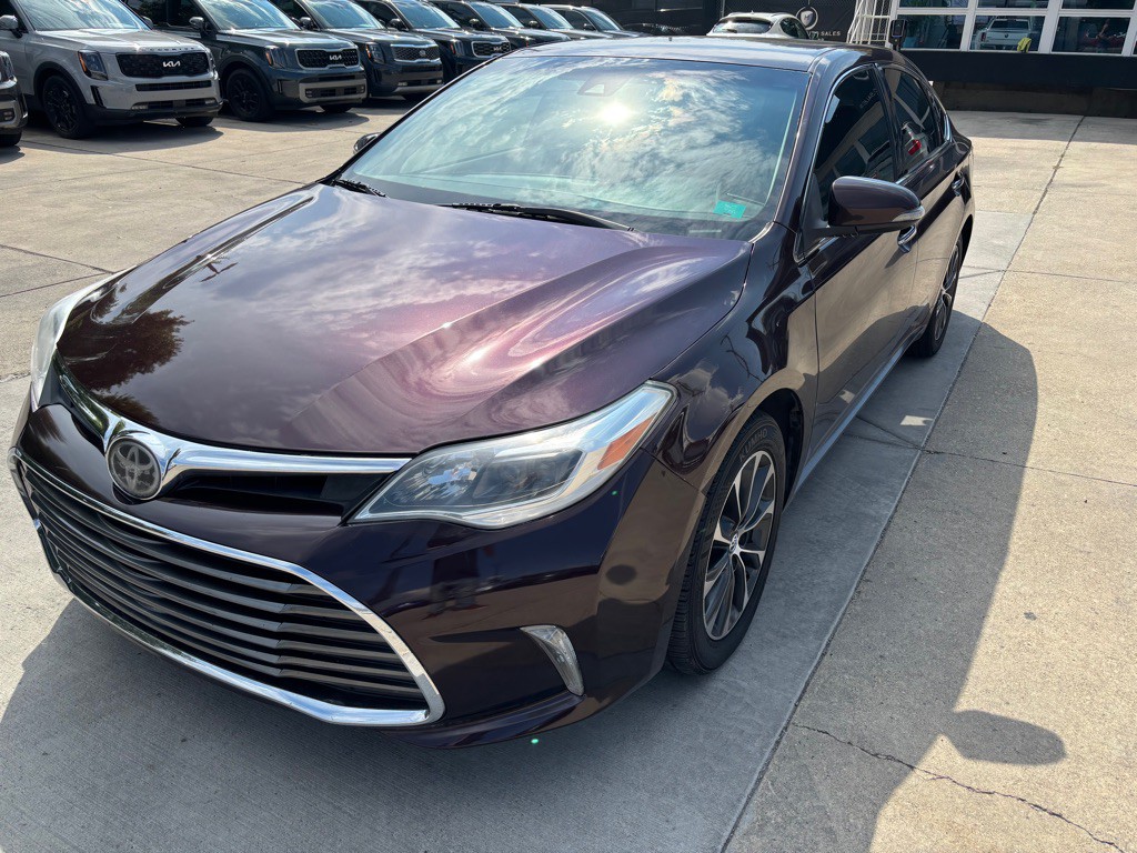 2017 Toyota Avalon Image 4