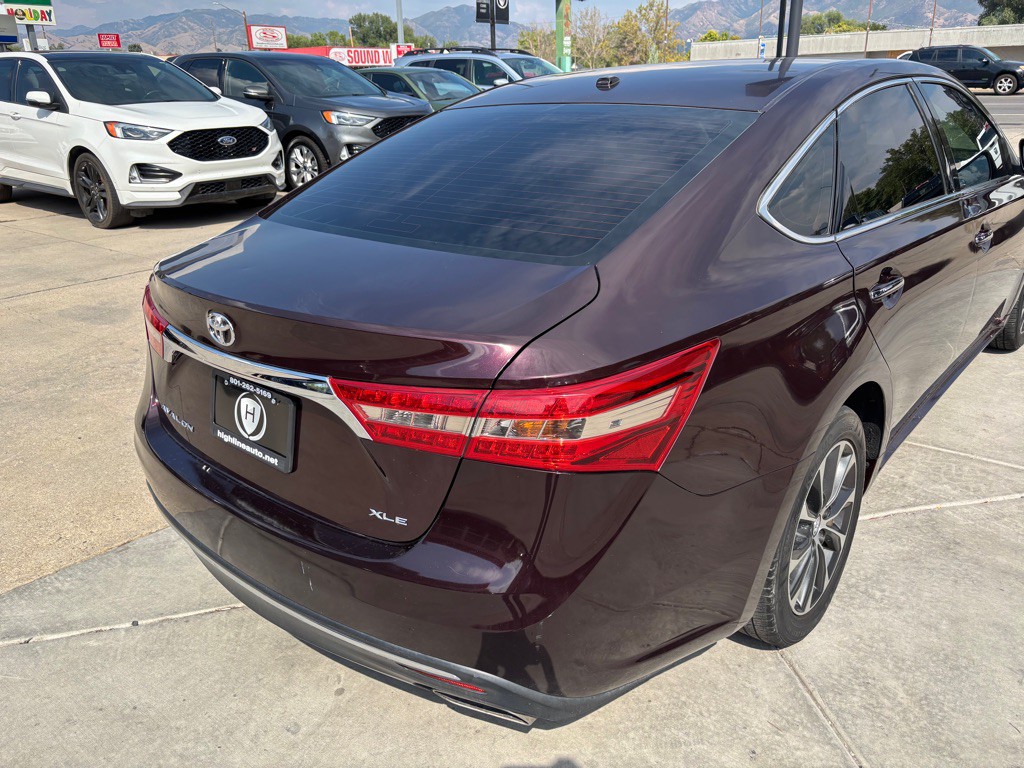 2017 Toyota Avalon Image 8