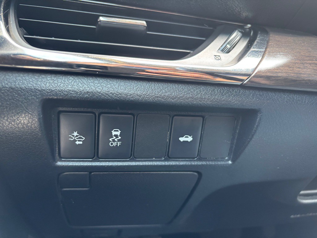 2017 Toyota Avalon Image 19