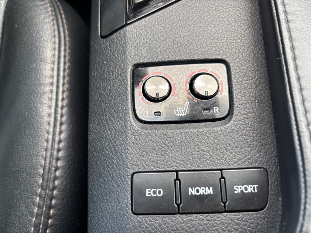 2017 Toyota Avalon Image 22