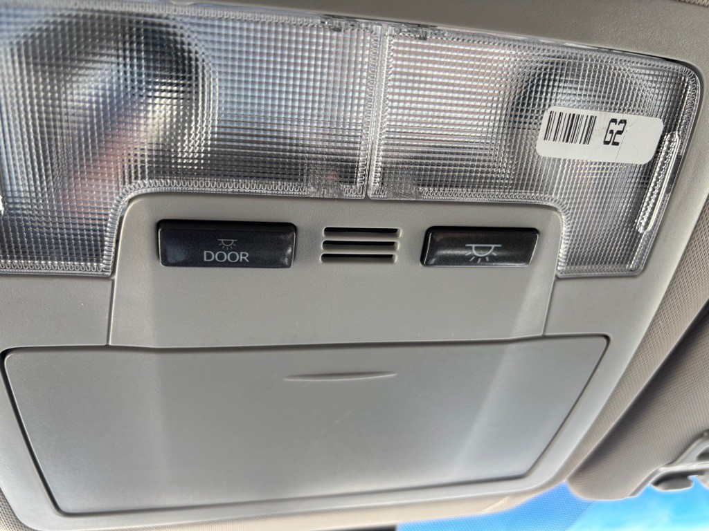 2017 Toyota Avalon Image 24