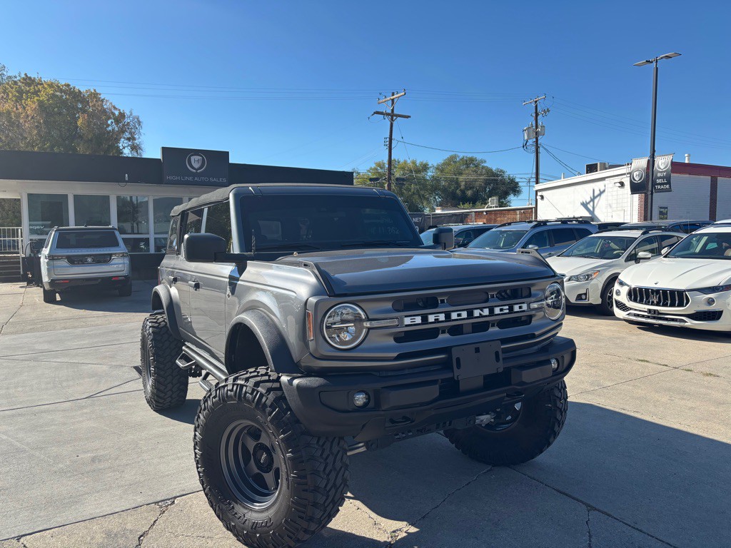 2022 Ford Bronco Image 1