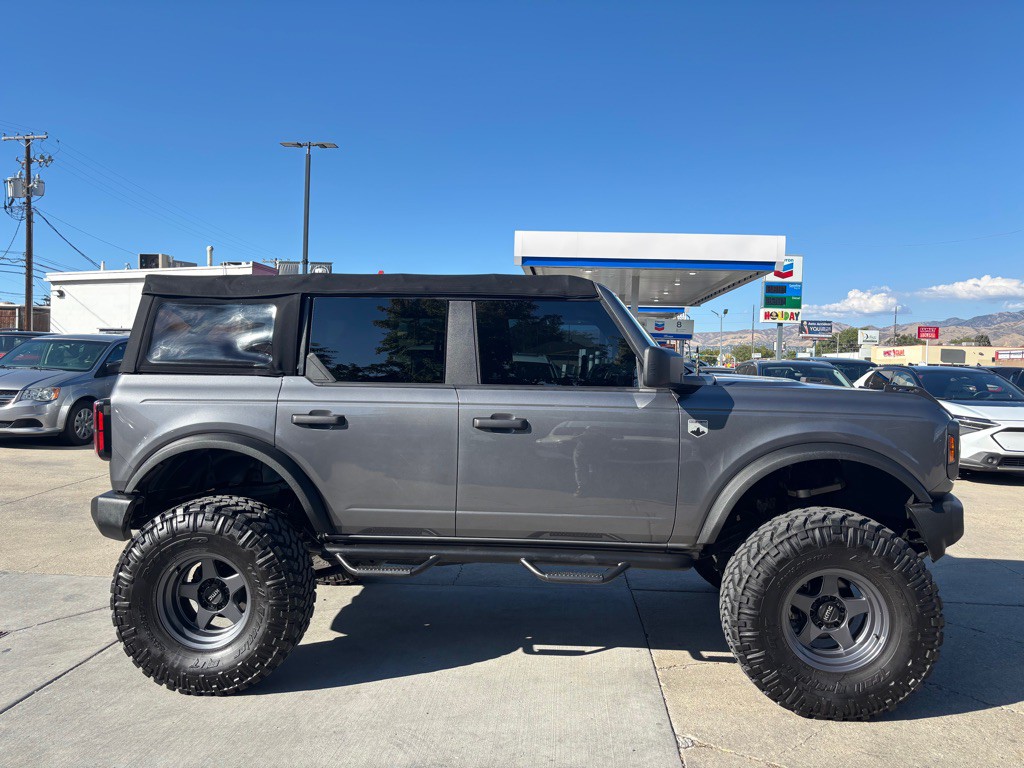 2022 Ford Bronco Image 8
