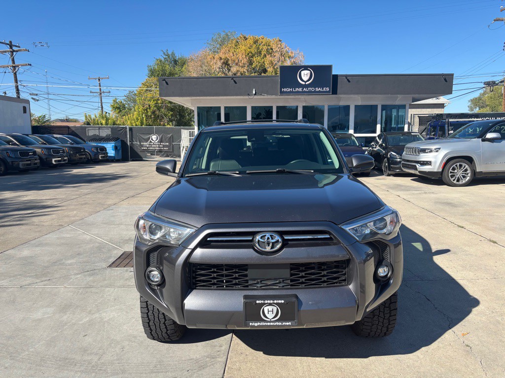 2022 Toyota 4Runner Image 2
