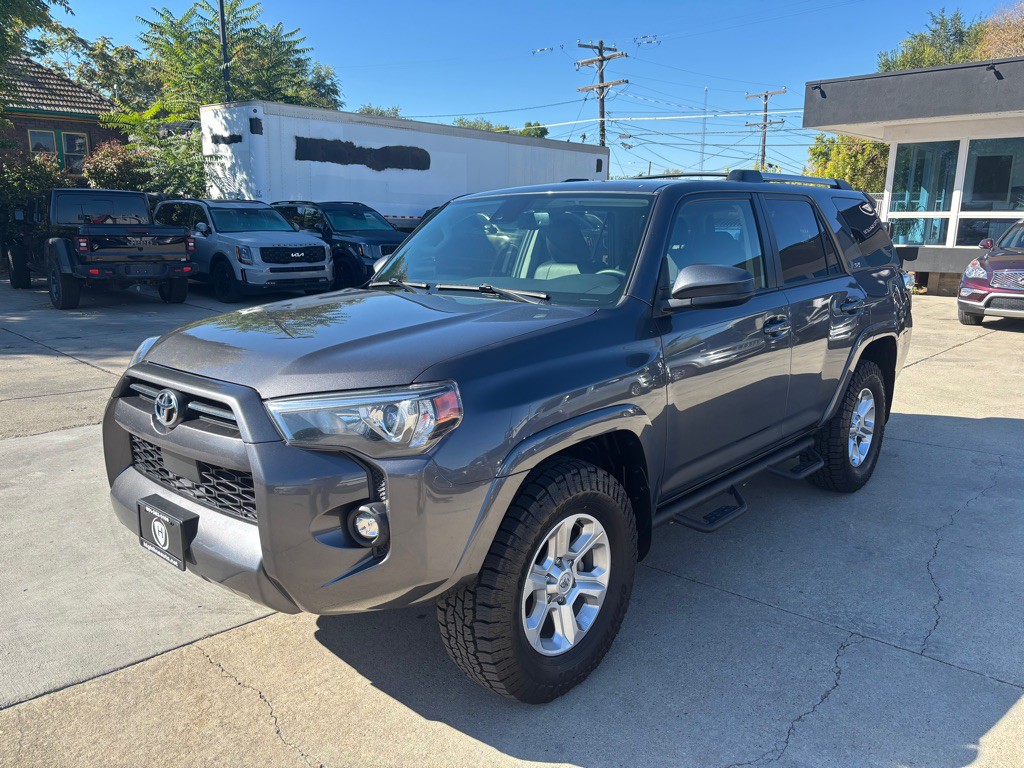 2022 Toyota 4Runner Image 3