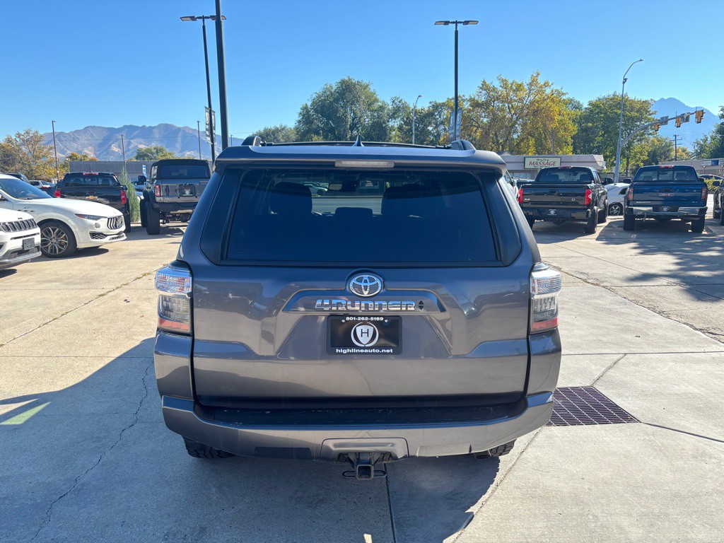 2022 Toyota 4Runner Image 6