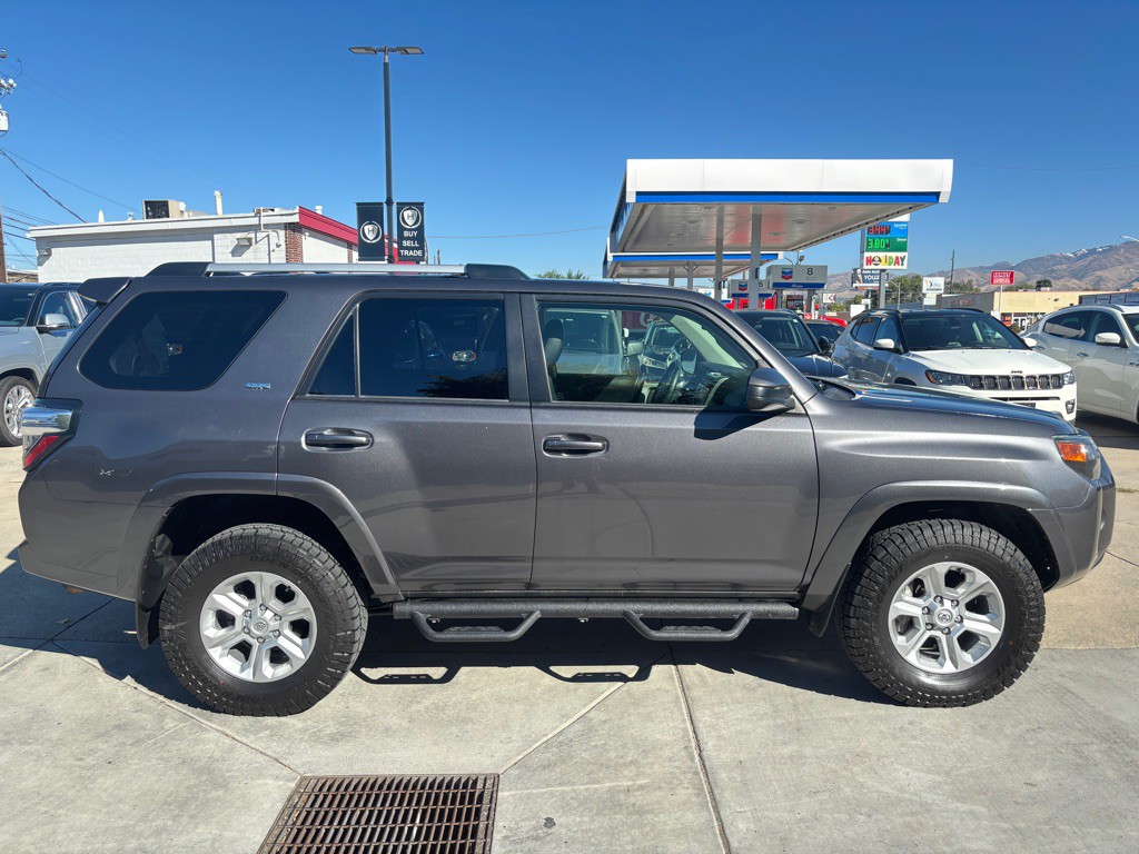 2022 Toyota 4Runner Image 8