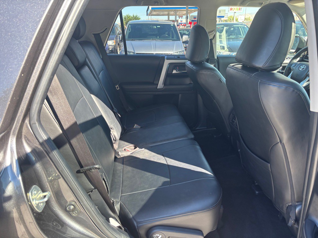 2022 Toyota 4Runner Image 12