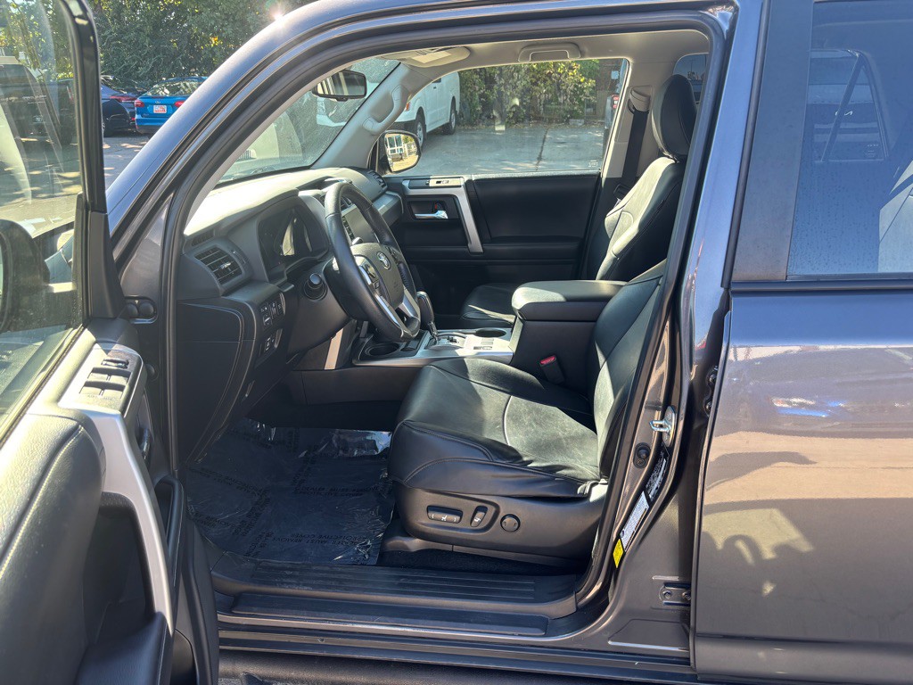 2022 Toyota 4Runner Image 21