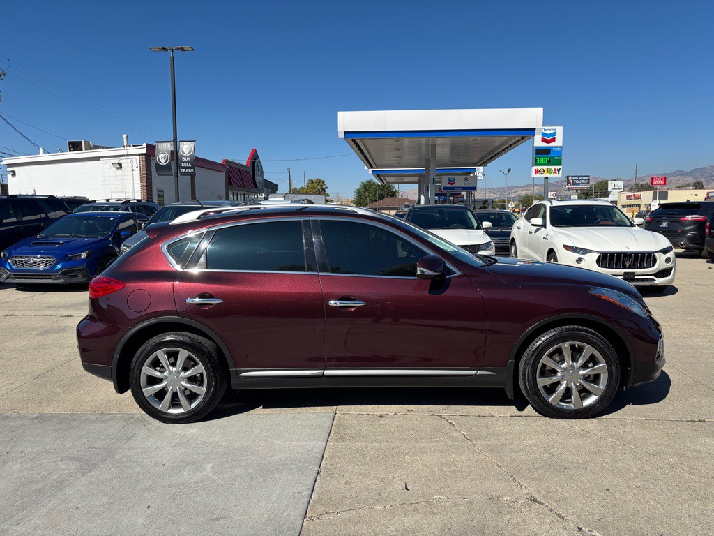 2017 INFINITI QX50 Image 8