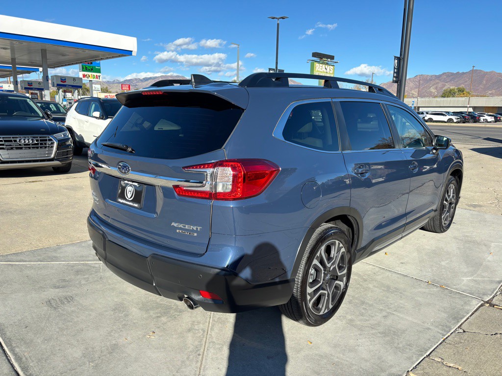 2023 Subaru Ascent Image 8