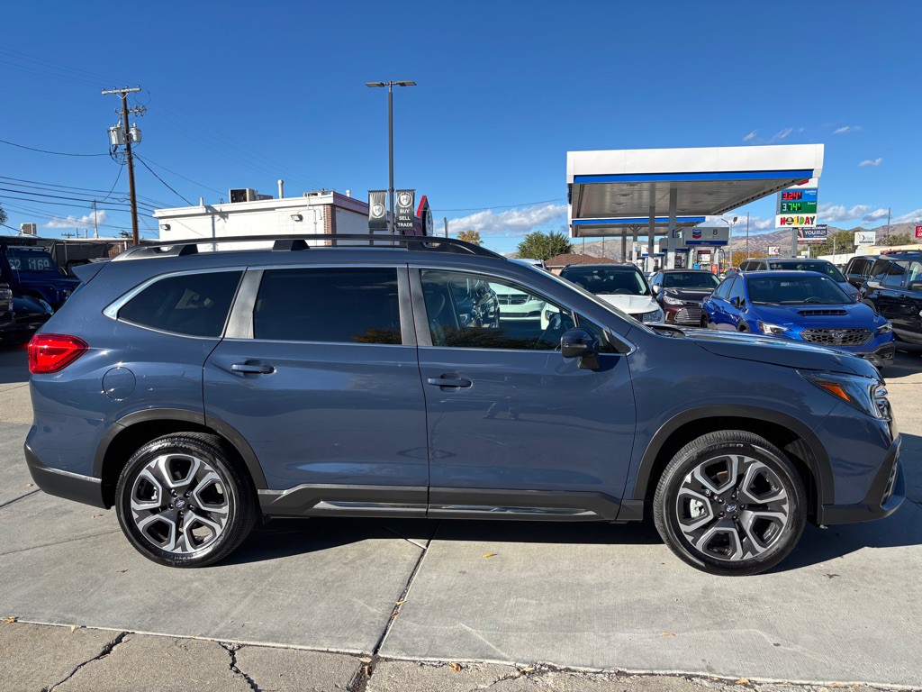 2023 Subaru Ascent Image 9