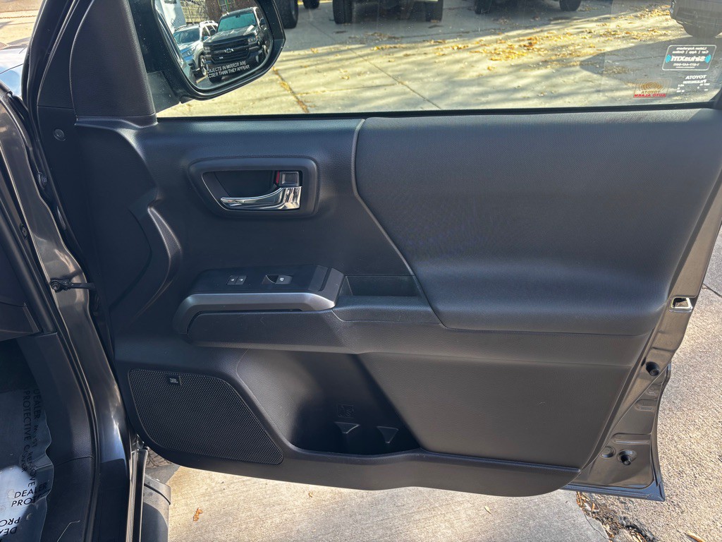 2020 Toyota Tacoma Image 11