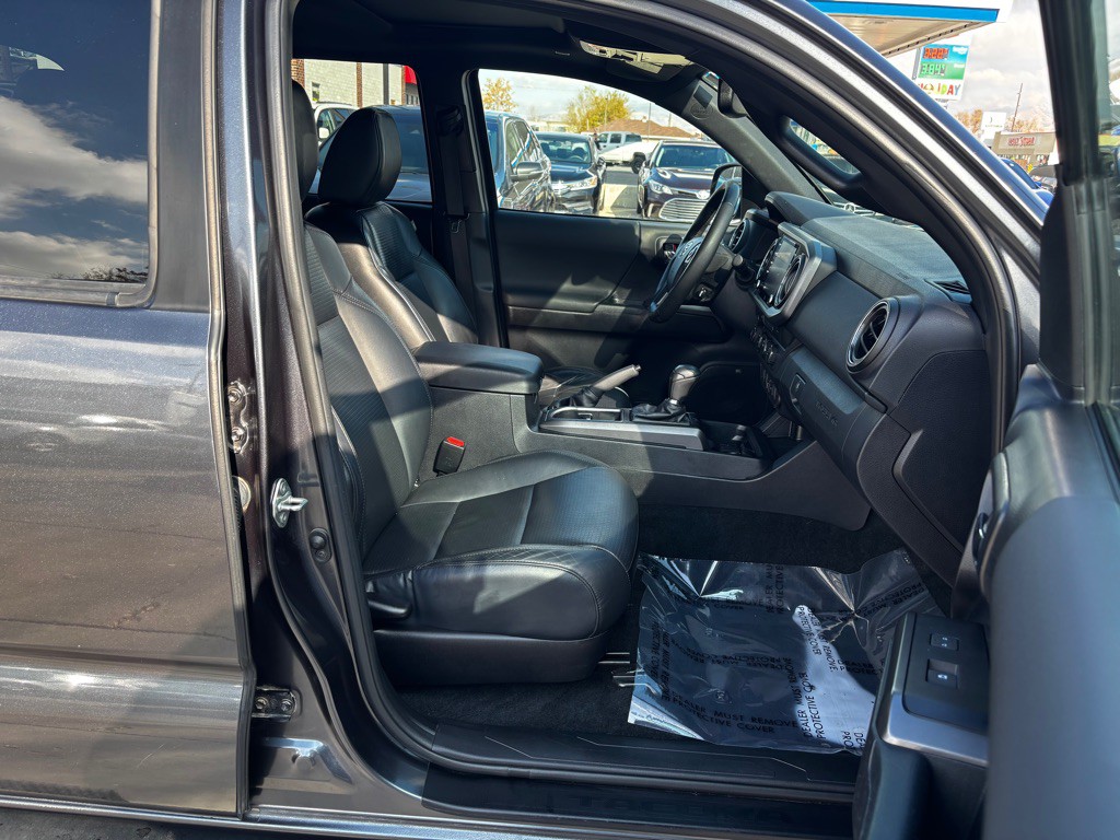 2020 Toyota Tacoma Image 12