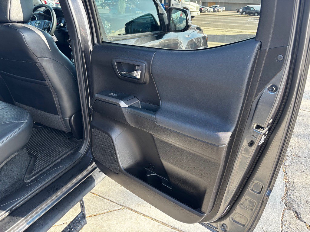 2020 Toyota Tacoma Image 15