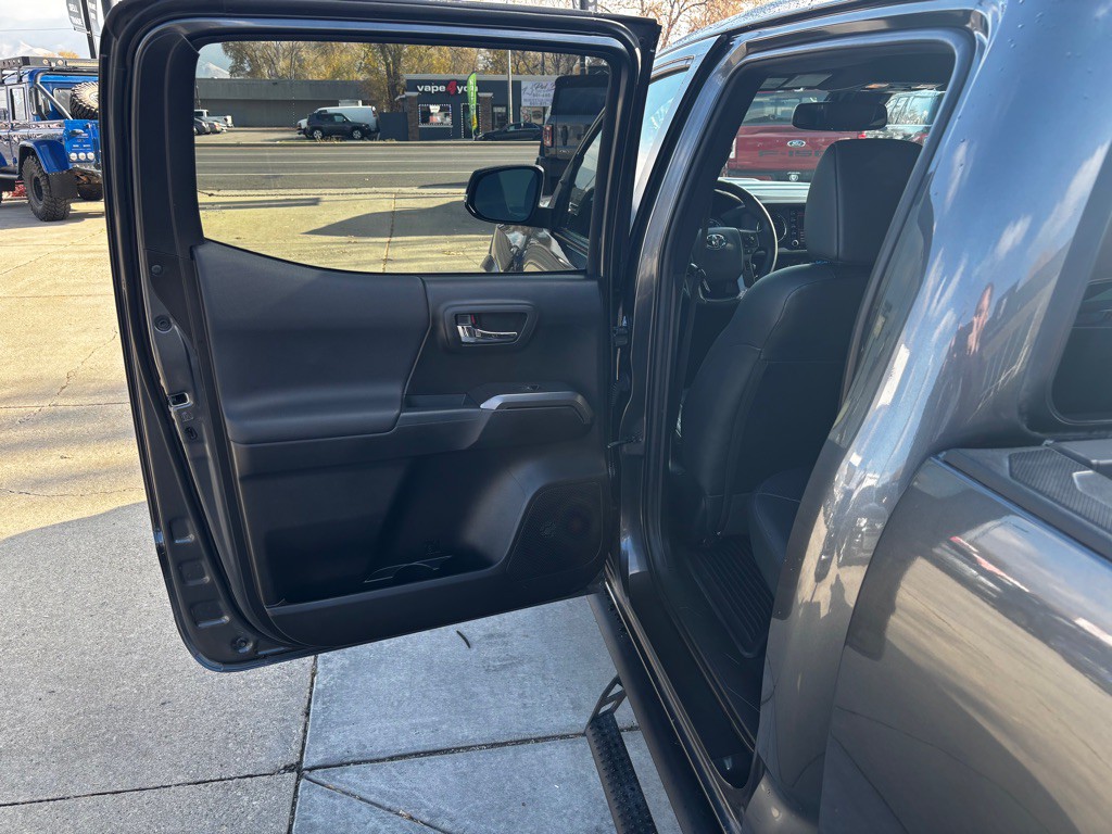 2020 Toyota Tacoma Image 20