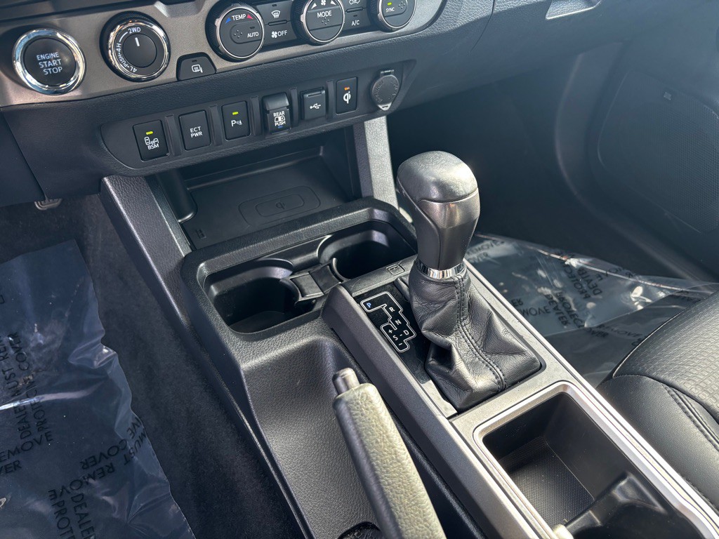 2020 Toyota Tacoma Image 44