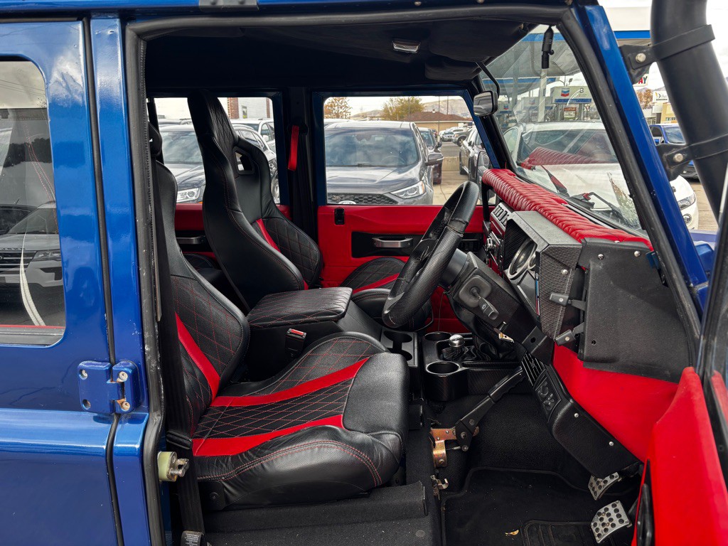 1992 Land Rover Defender Image 11