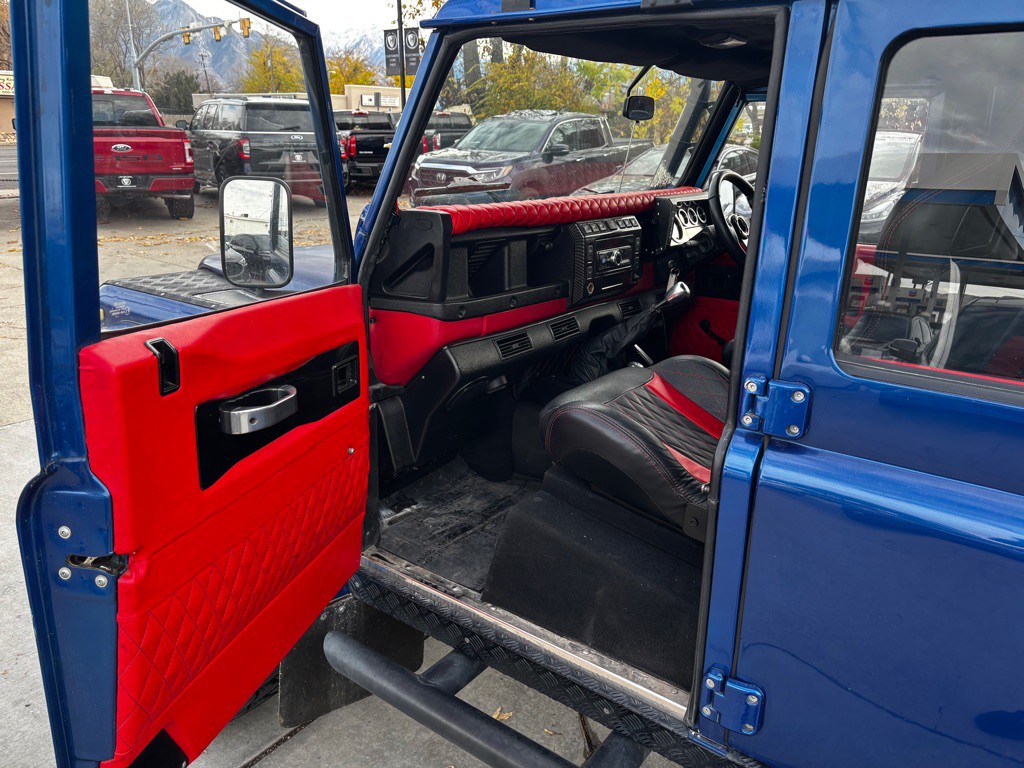 1992 Land Rover Defender Image 16