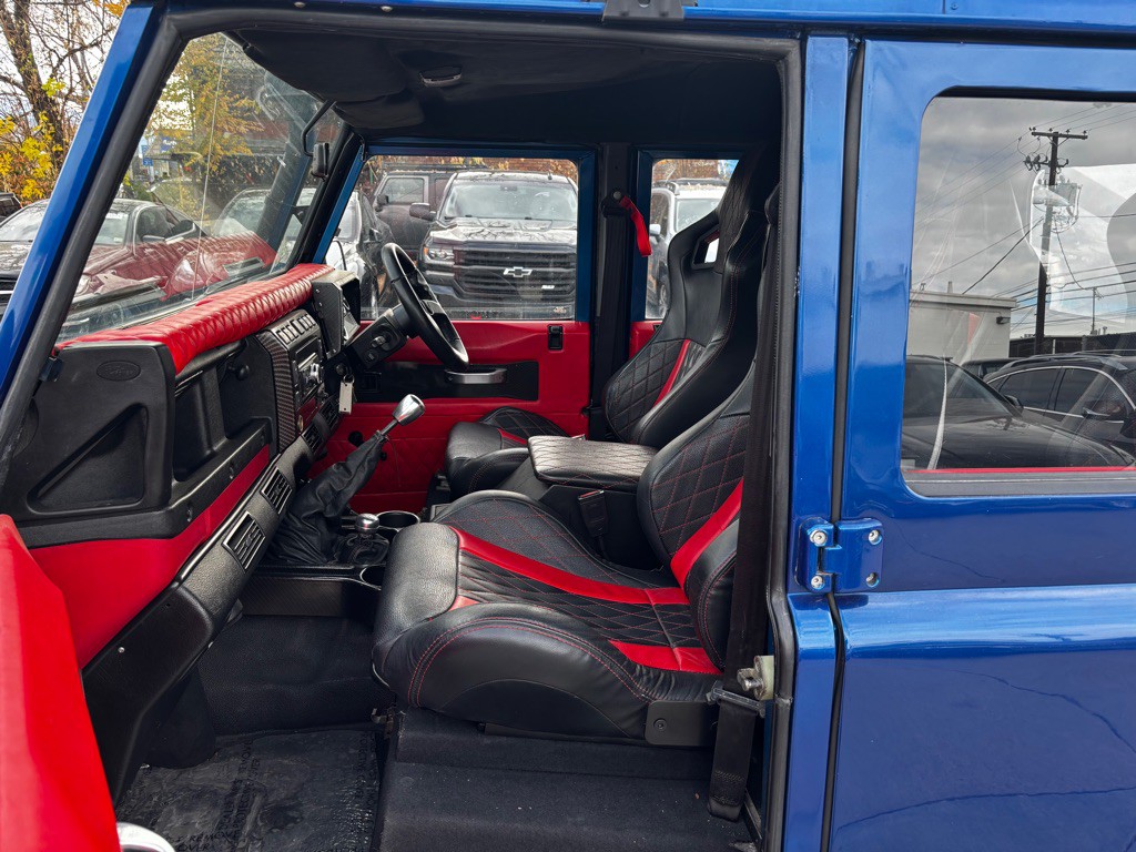 1992 Land Rover Defender Image 17