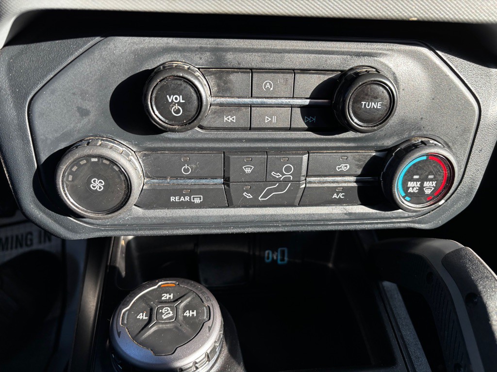 2022 Ford Bronco Image 21