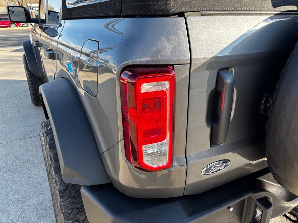 2022 Ford Bronco Image 34