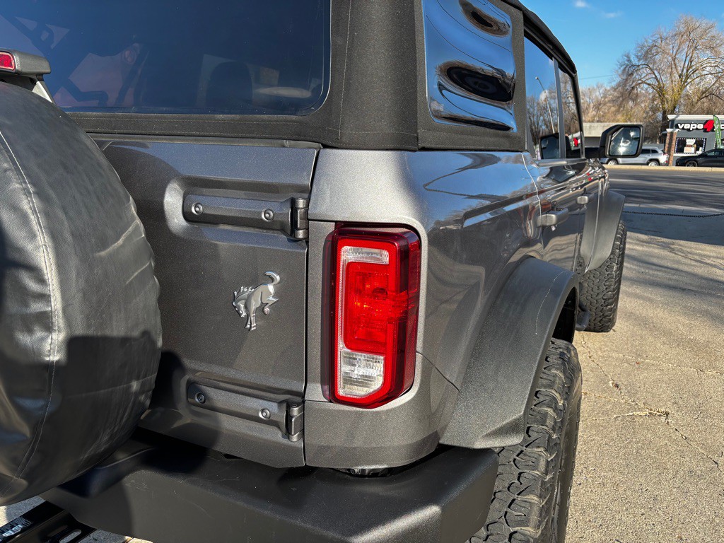 2022 Ford Bronco Image 35