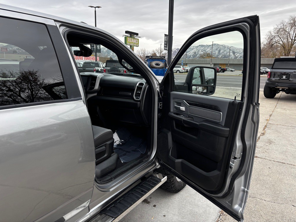 2023 RAM 2500 Image 15