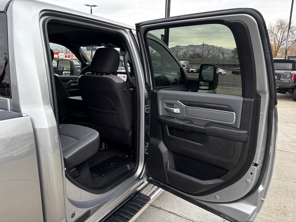 2023 RAM 2500 Image 21