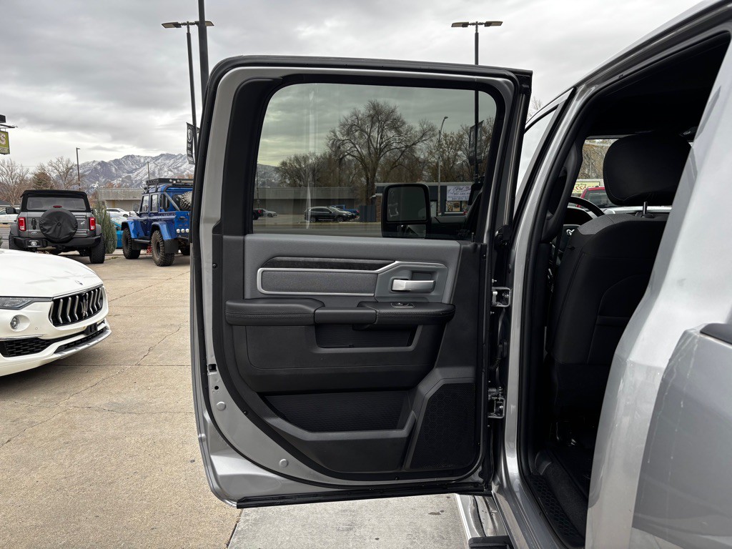 2023 RAM 2500 Image 30