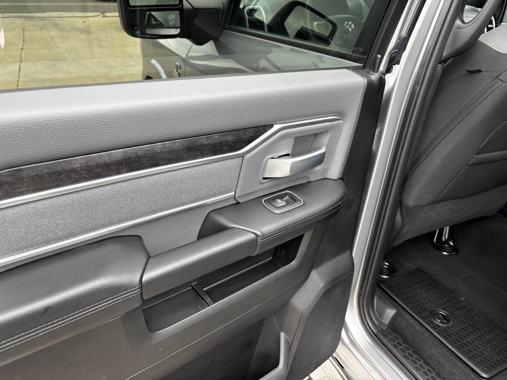 2023 RAM 2500 Image 33