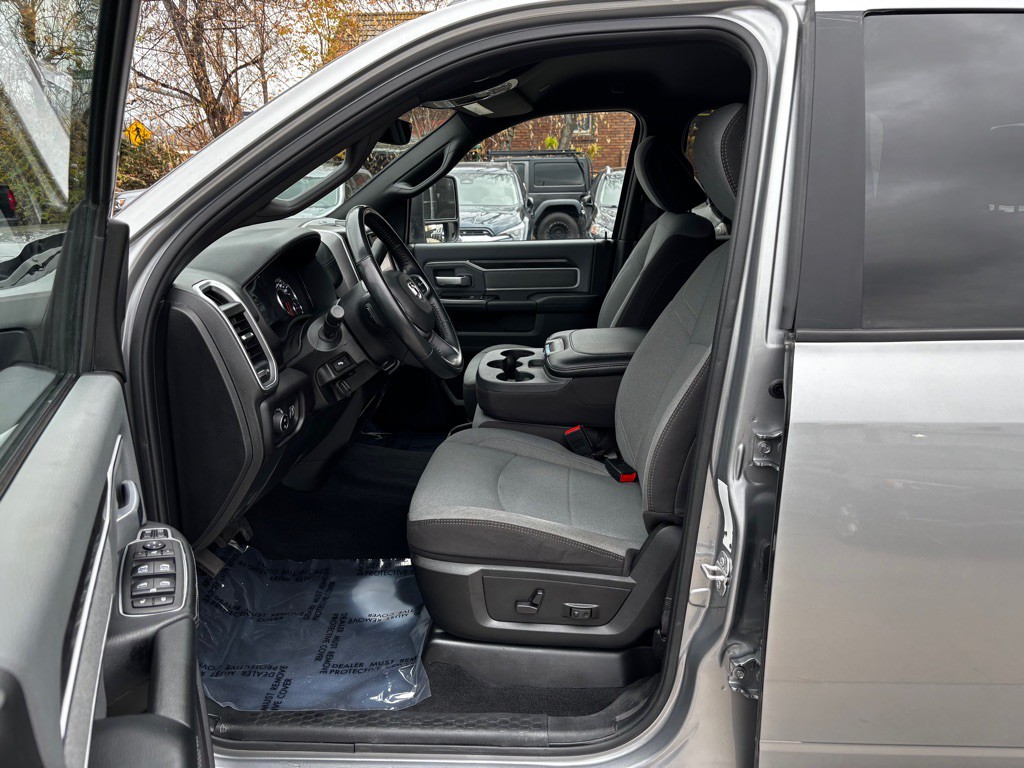 2023 RAM 2500 Image 40