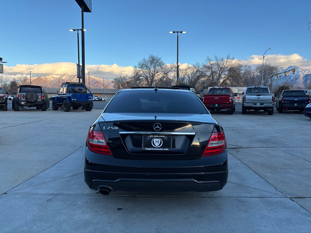 2014 Mercedes-Benz C-Class Image 7
