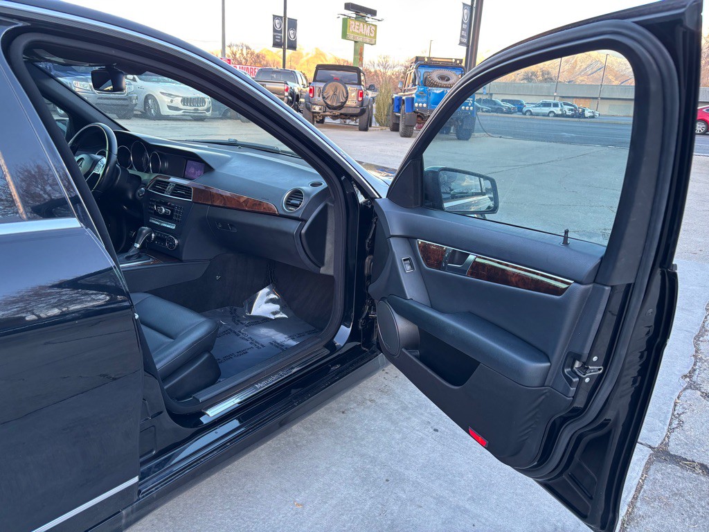 2014 Mercedes-Benz C-Class Image 11