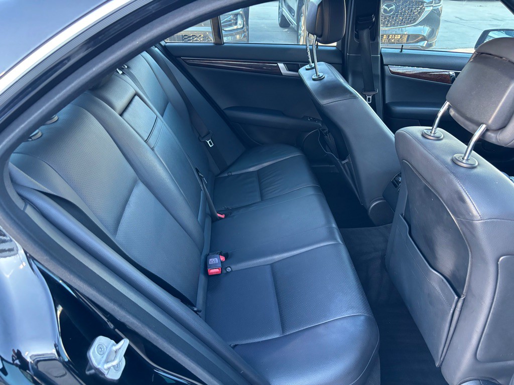 2014 Mercedes-Benz C-Class Image 17