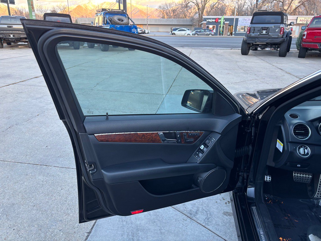 2014 Mercedes-Benz C-Class Image 23