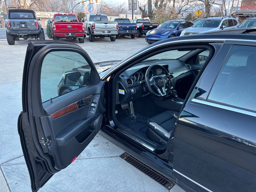 2014 Mercedes-Benz C-Class Image 24